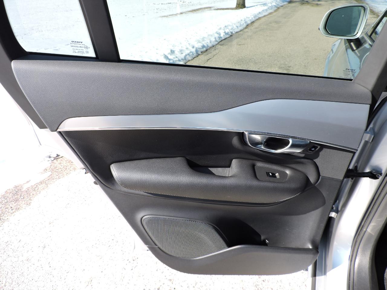 Volvo XC90 T5 AWD 7-Passenger Momentum 2018