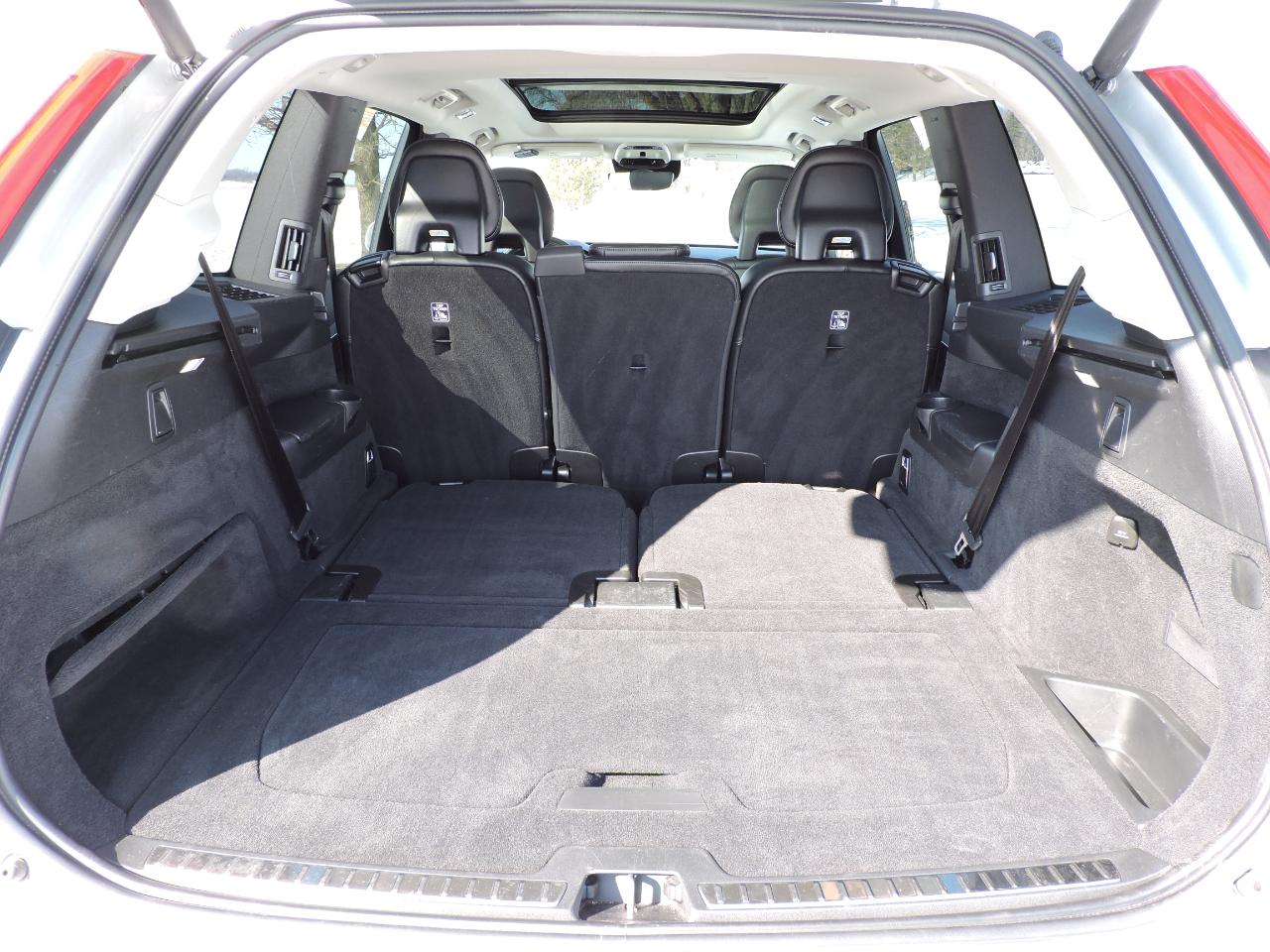 Volvo XC90 T5 AWD 7-Passenger Momentum 2018