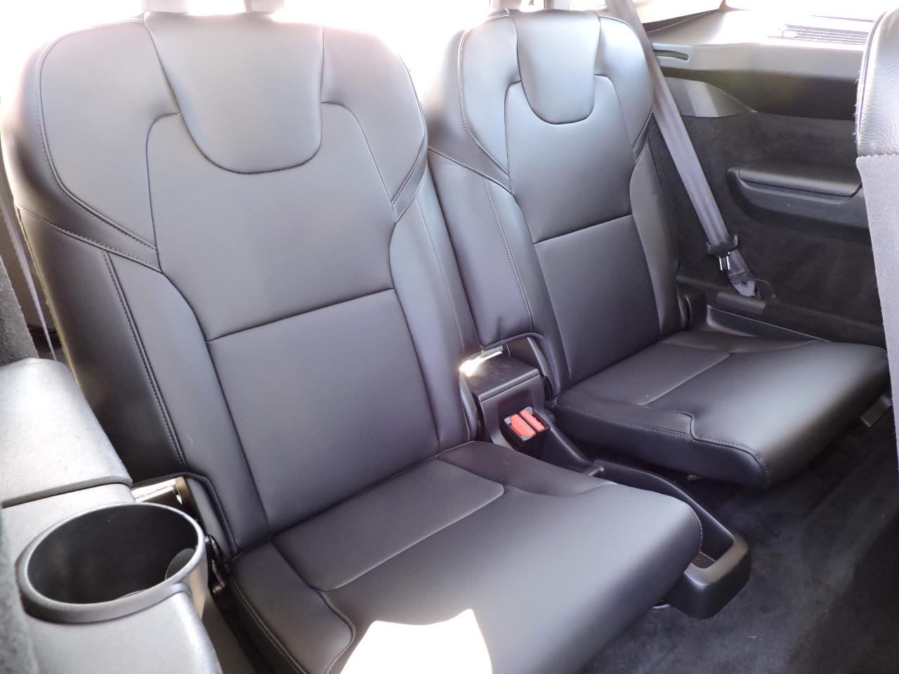 Volvo XC90 T5 AWD 7-Passenger Momentum 2018