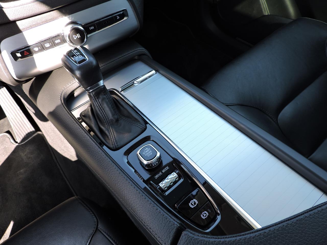 Volvo XC90 T5 AWD 7-Passenger Momentum 2018