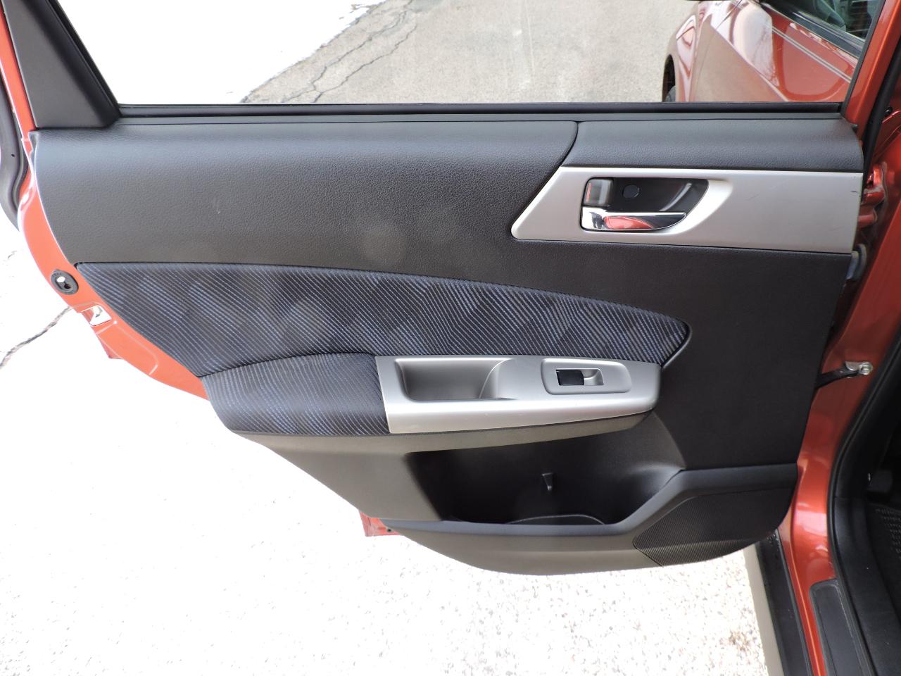 Subaru Forester 4dr Man 2.5X Premium w/All-Weather Pkg 2010