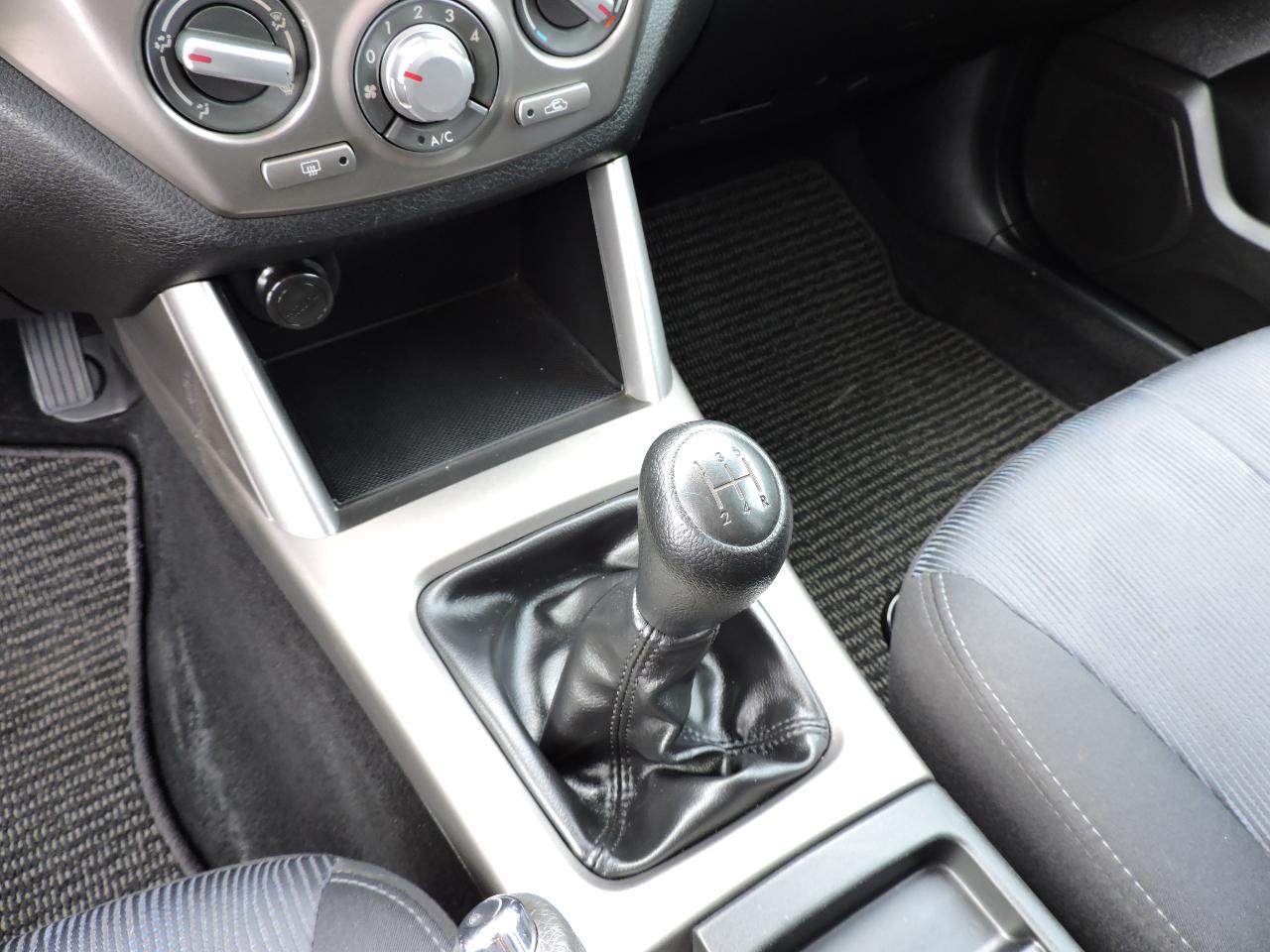 Subaru Forester 4dr Man 2.5X Premium w/All-Weather Pkg 2010