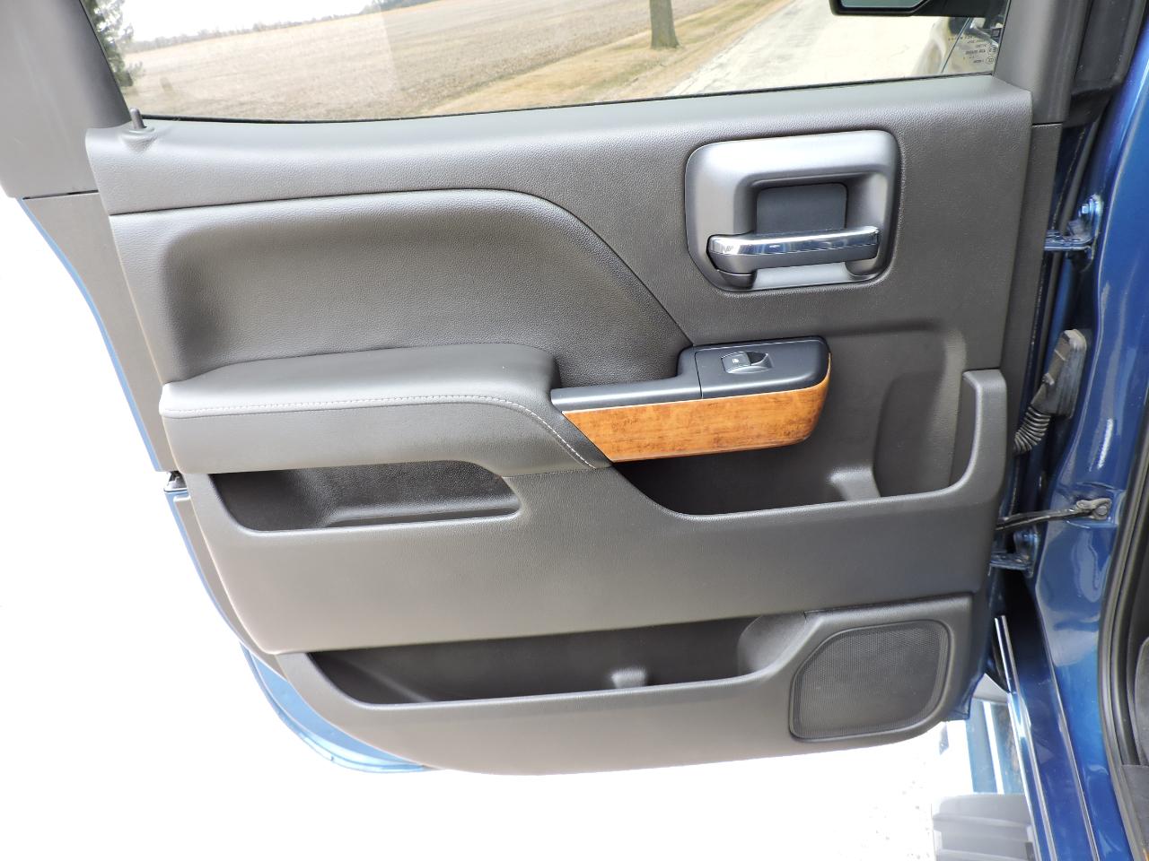 Chevrolet Silverado 1500 4WD Crew Cab 143.5" High Country 2018