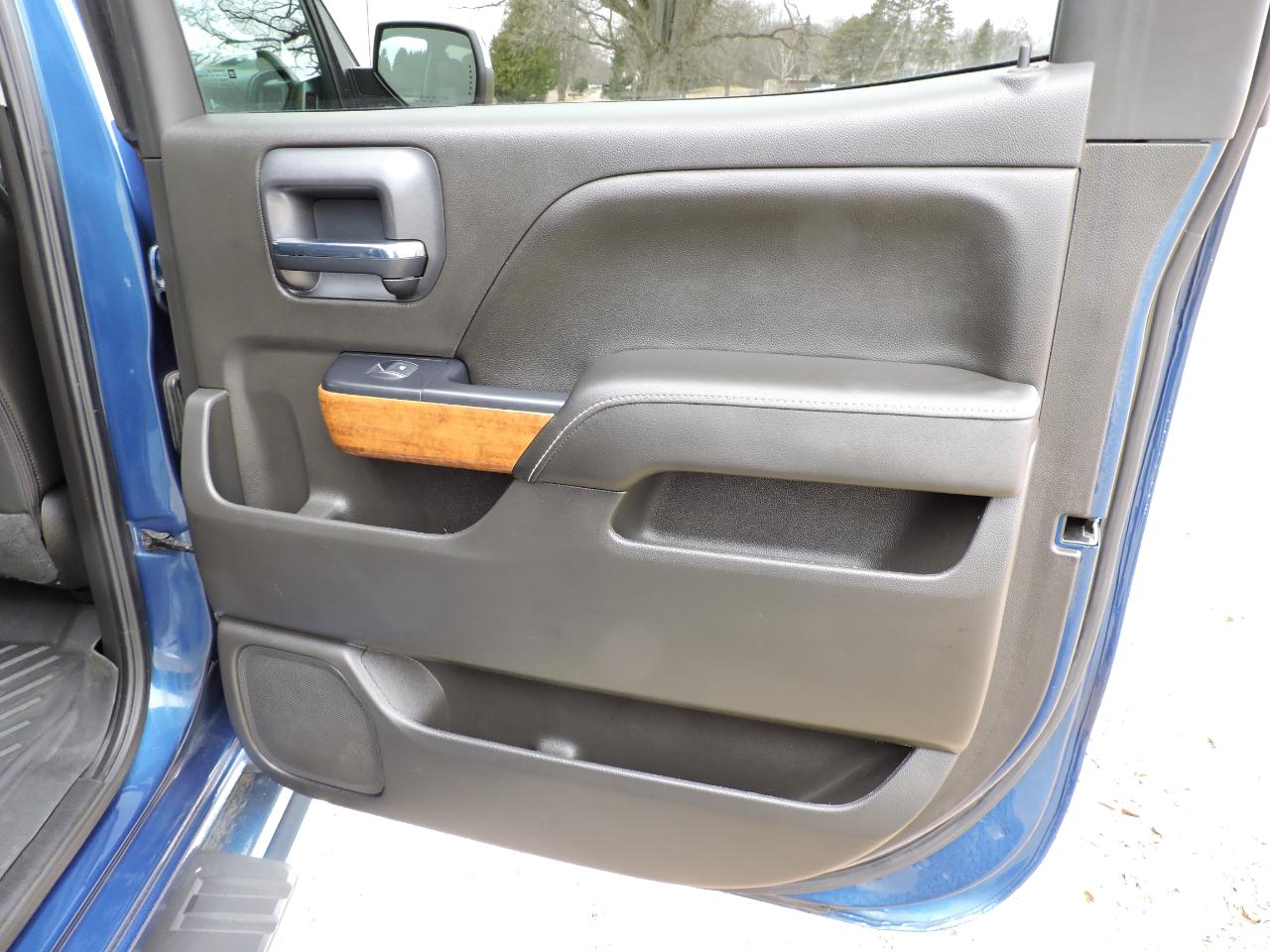 Chevrolet Silverado 1500 4WD Crew Cab 143.5" High Country 2018