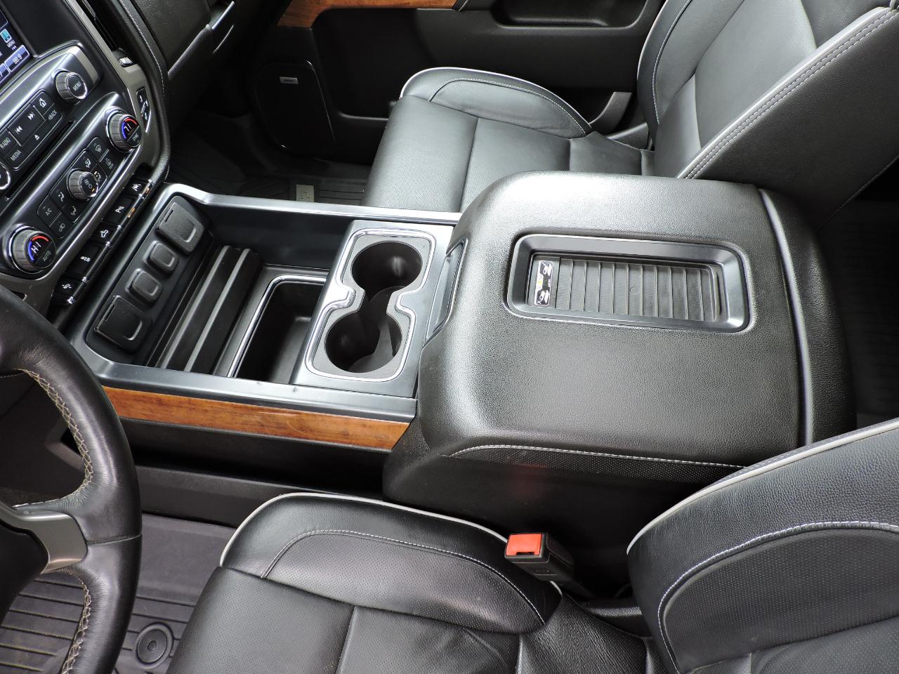 Chevrolet Silverado 1500 4WD Crew Cab 143.5" High Country 2018