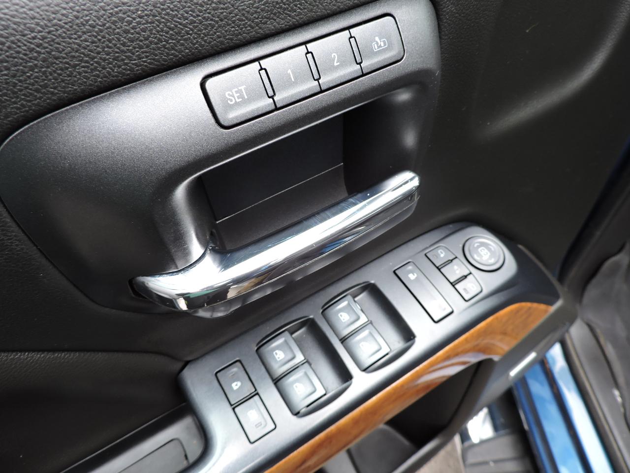 Chevrolet Silverado 1500 4WD Crew Cab 143.5" High Country 2018