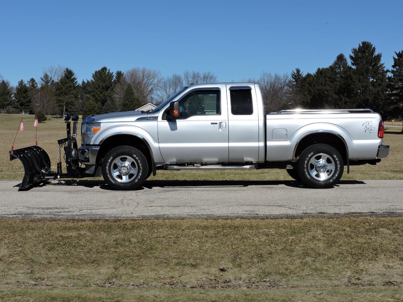 Ford Super Duty F-250 SRW 4WD SuperCab 142" Lariat 2012