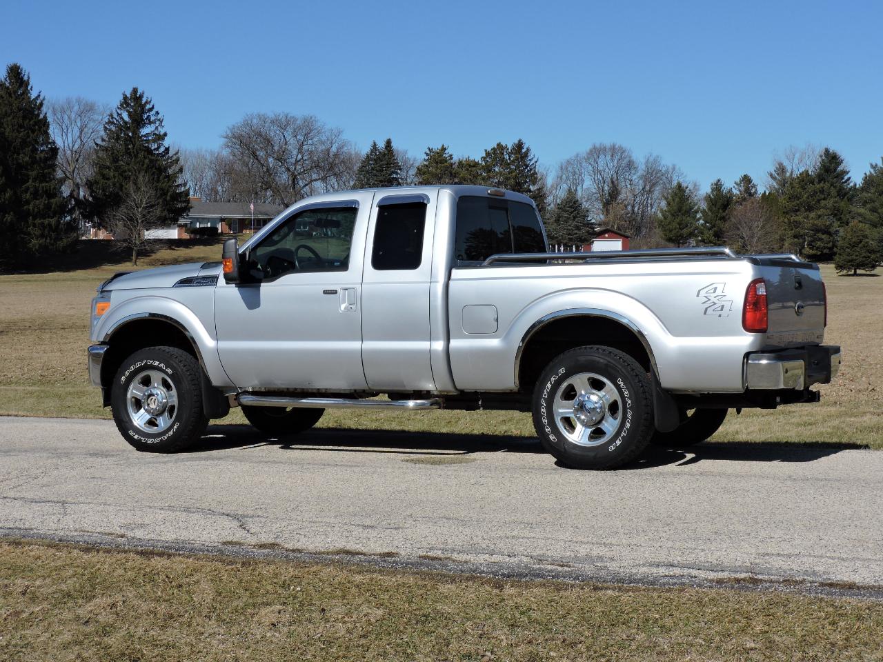 Ford Super Duty F-250 SRW 4WD SuperCab 142" Lariat 2012