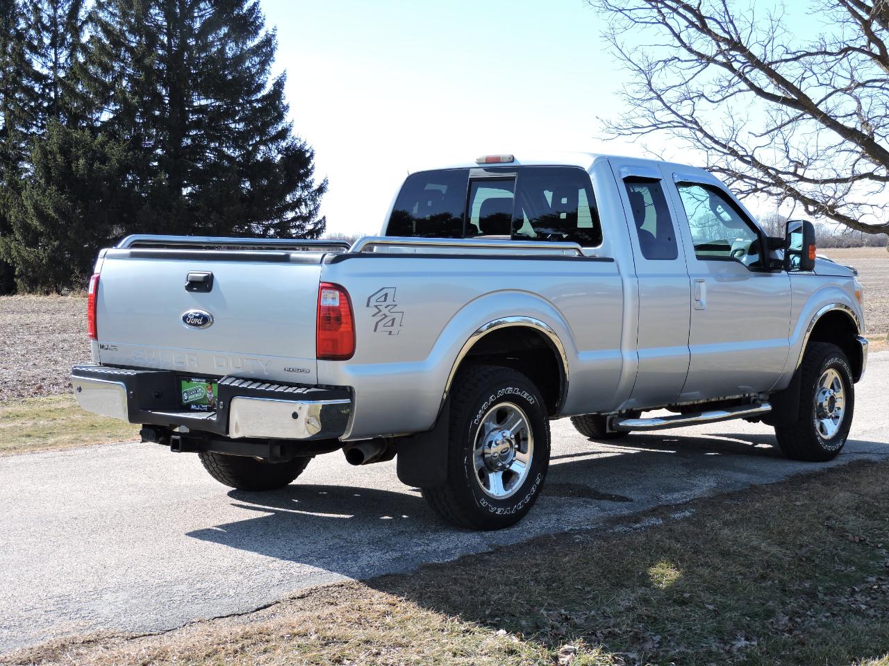 Ford Super Duty F-250 SRW 4WD SuperCab 142" Lariat 2012