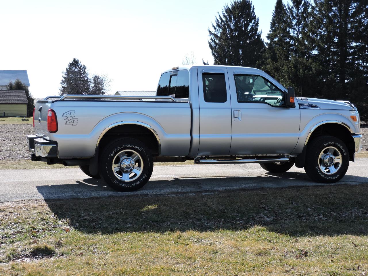 Ford Super Duty F-250 SRW 4WD SuperCab 142" Lariat 2012
