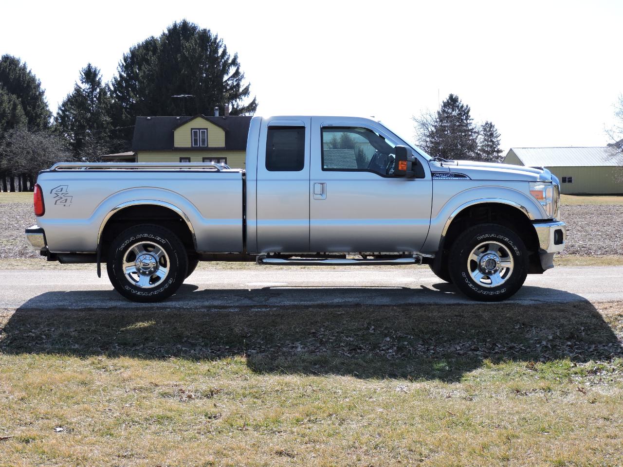 Ford Super Duty F-250 SRW 4WD SuperCab 142" Lariat 2012