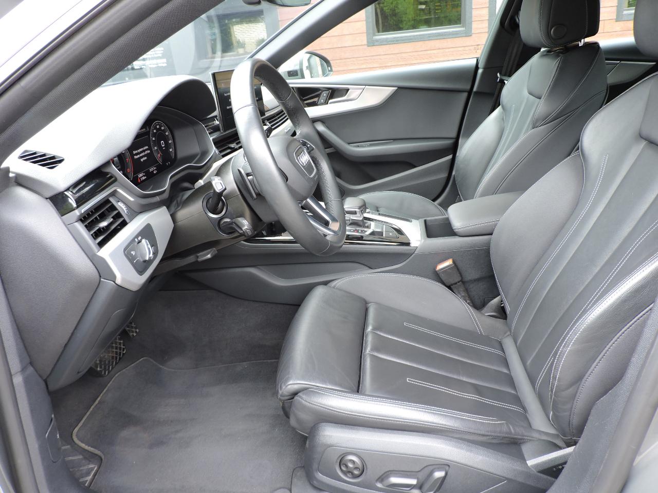 Audi A5 Sportback S line Premium 45 TFSI quattro 2025