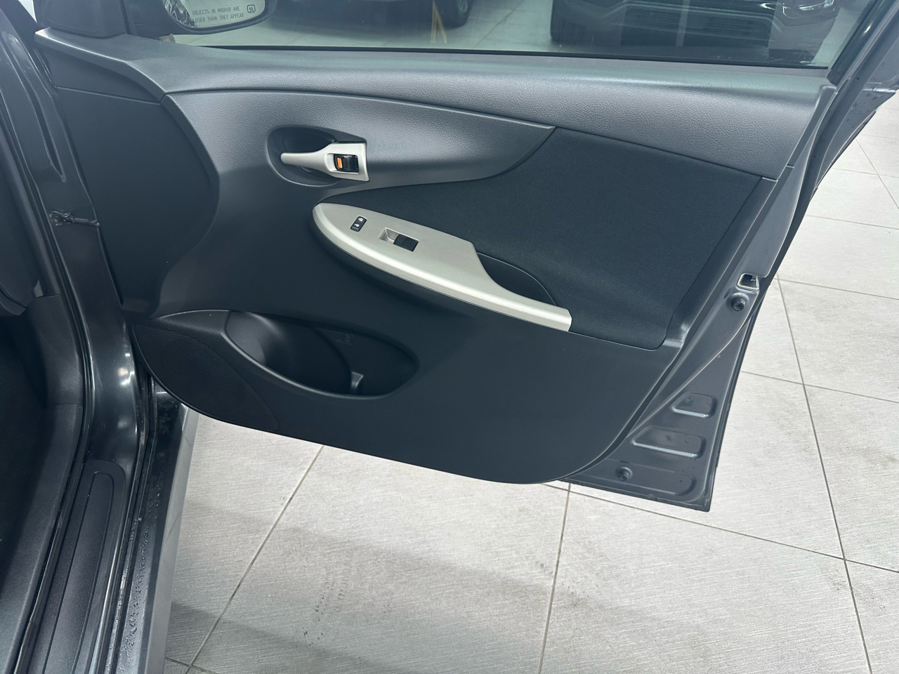 Toyota Corolla S 5-Speed MT 2012 Toyota Corolla S 5-Speed MT 2012