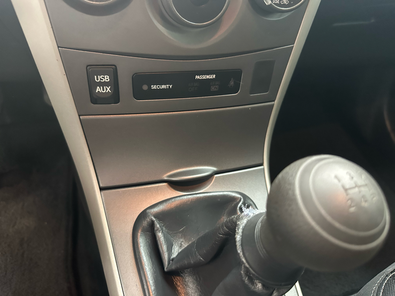 Toyota Corolla S 5-Speed MT 2012 Toyota Corolla S 5-Speed MT 2012