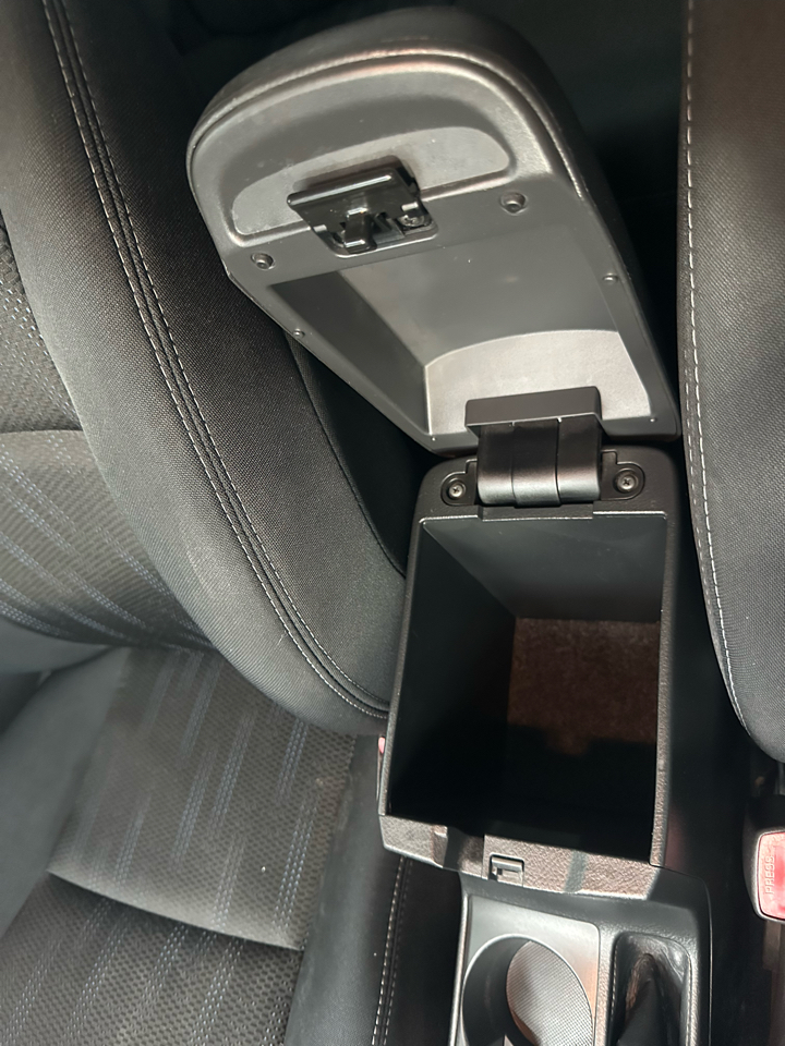 Toyota Corolla S 5-Speed MT 2012 Toyota Corolla S 5-Speed MT 2012