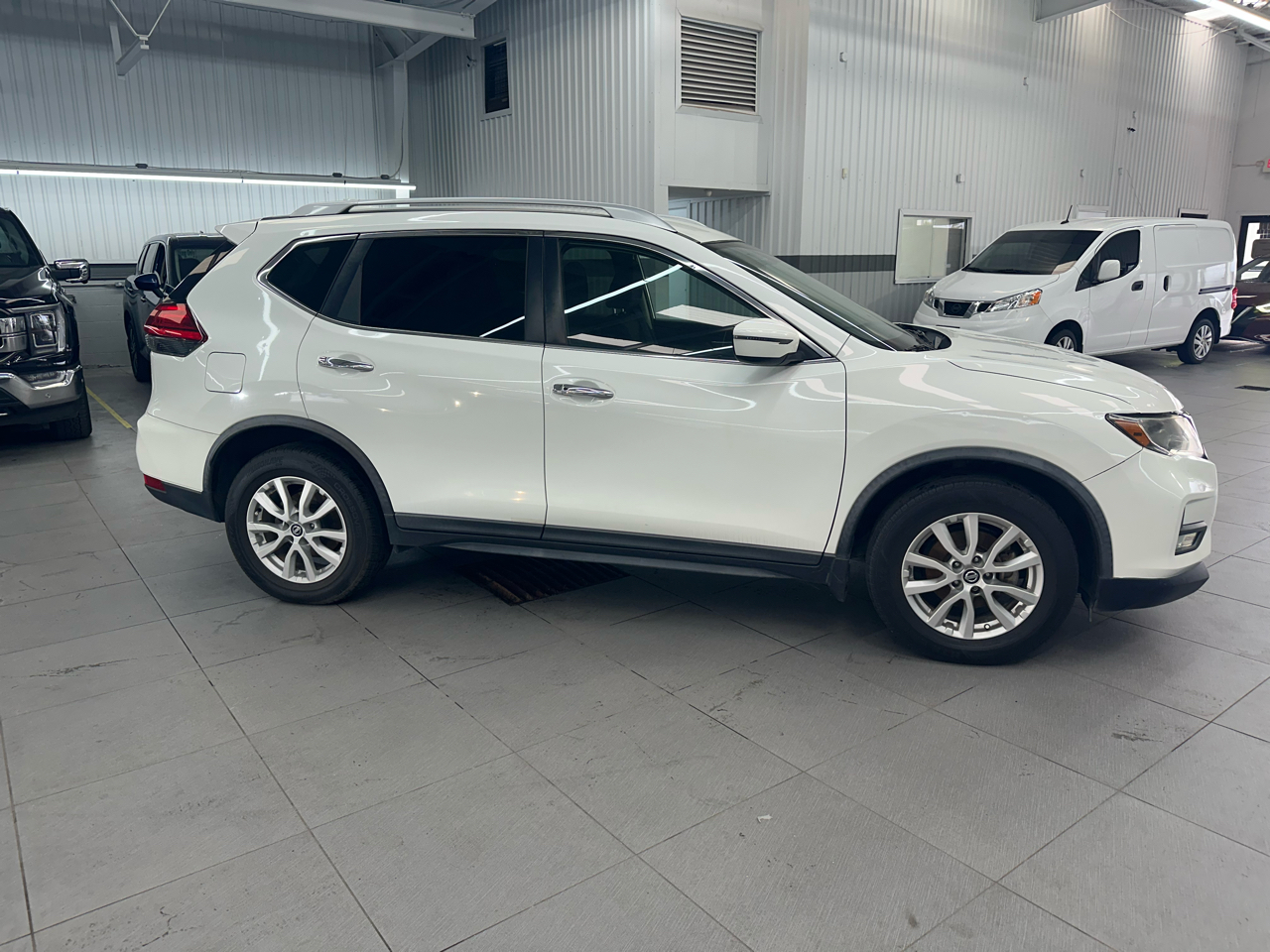 Nissan Rogue S 2WD 2017 Nissan Rogue S 2WD 2017
