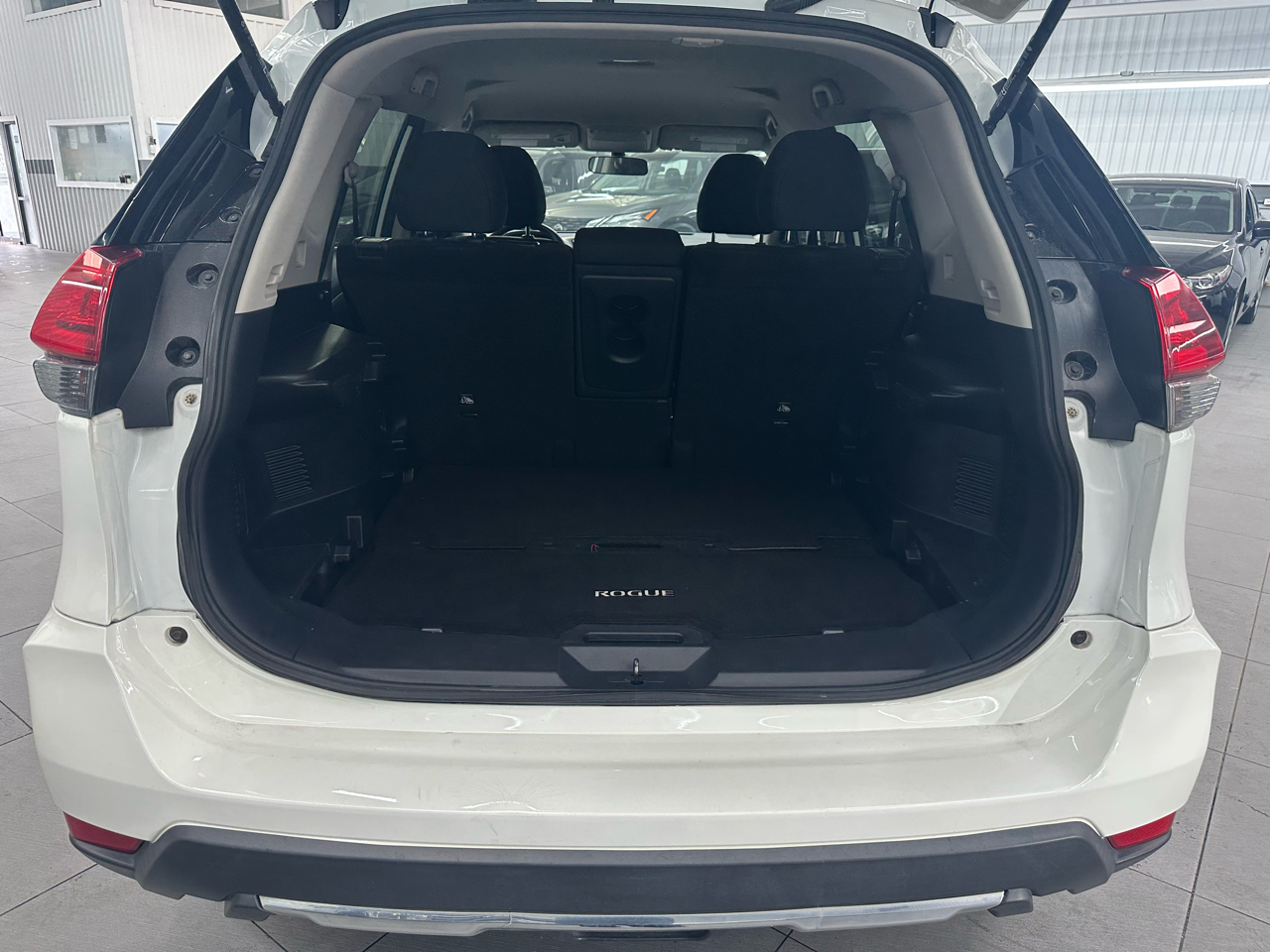 Nissan Rogue S 2WD 2017 Nissan Rogue S 2WD 2017