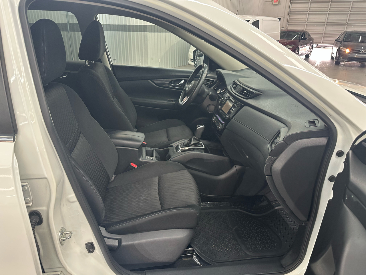 Nissan Rogue S 2WD 2017 Nissan Rogue S 2WD 2017