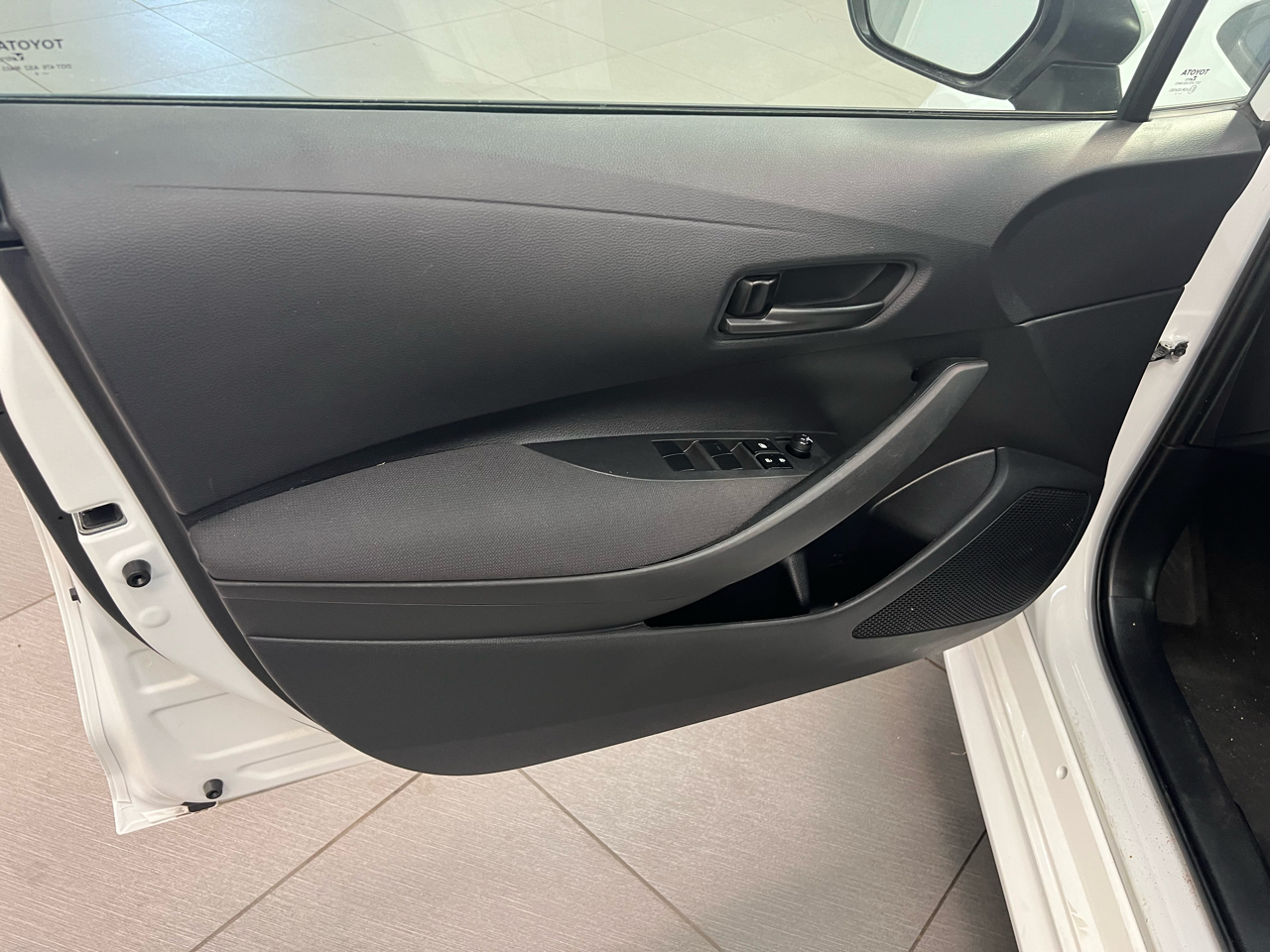 Toyota Corolla LE 2024