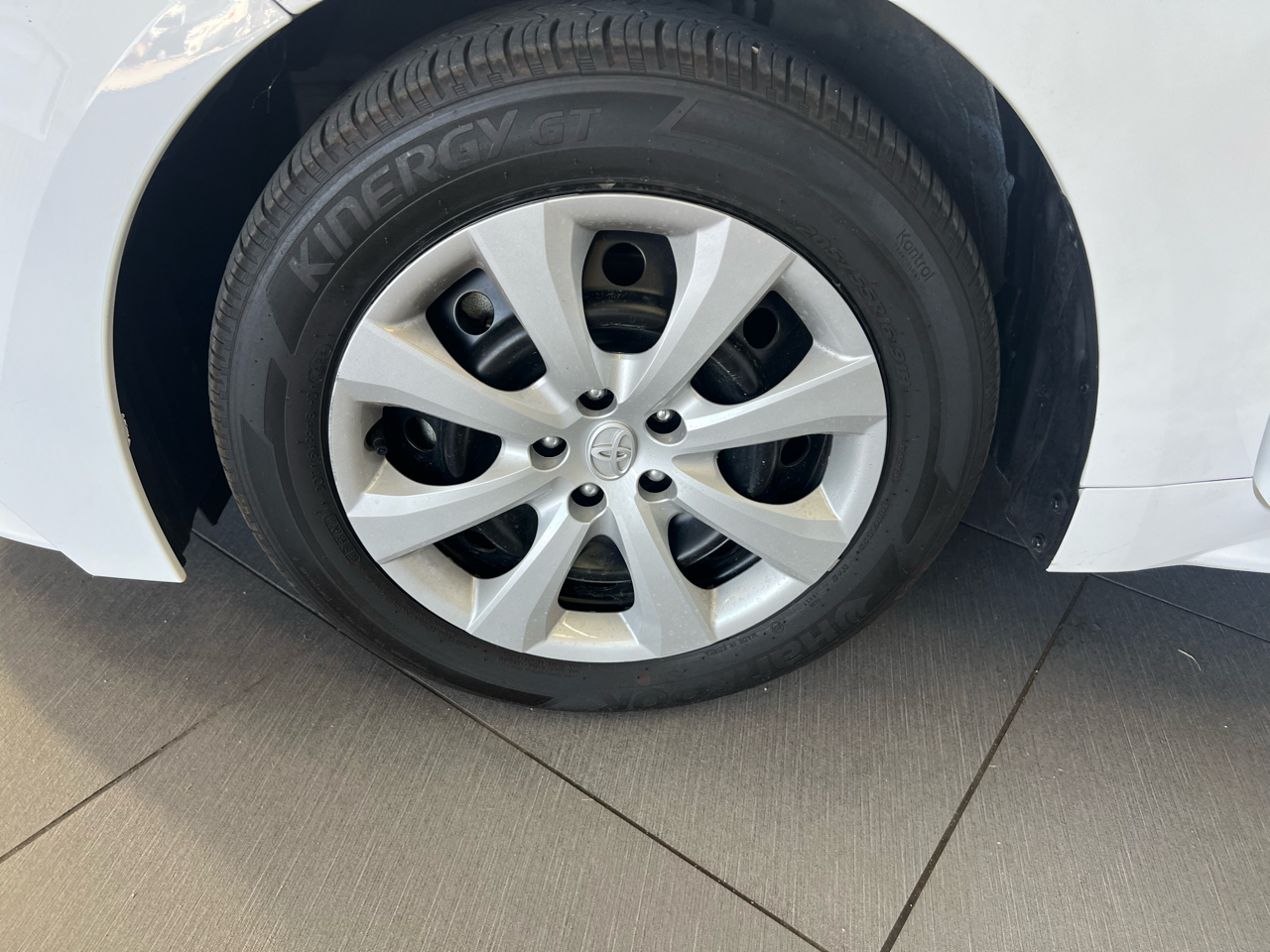 Toyota Corolla LE 2024