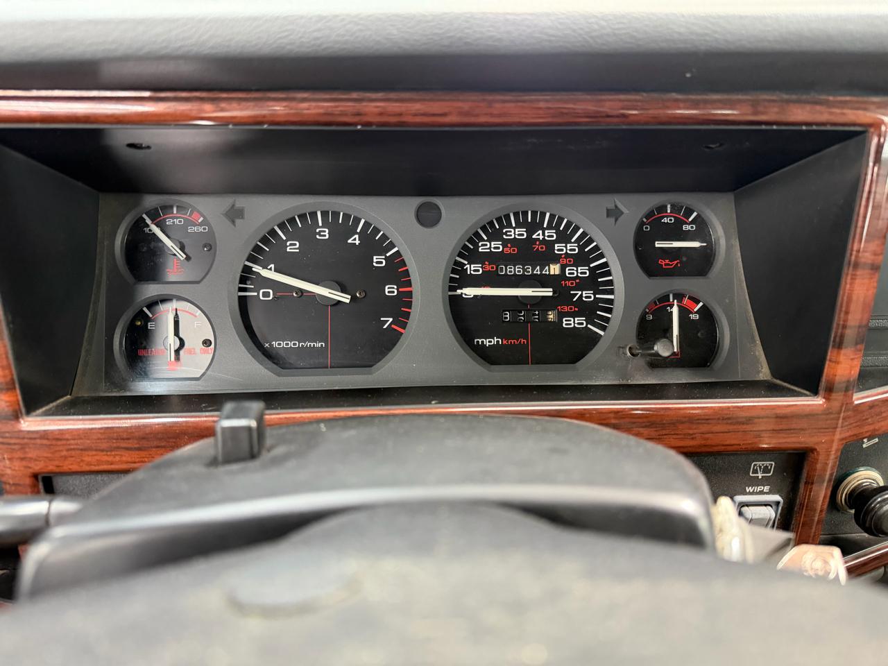 Jeep Cherokee Country 4-Door 2WD 1995