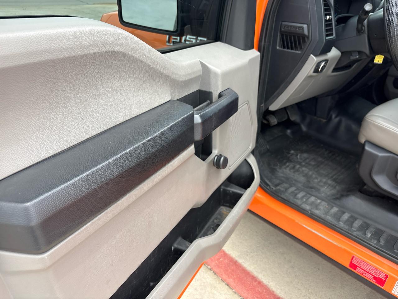 Ford F-150 2WD Reg Cab 122.5" XL 2016