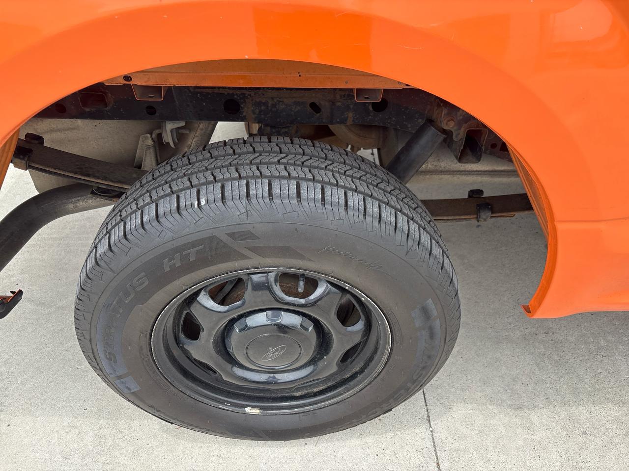 Ford F-150 2WD Reg Cab 122.5" XL 2016