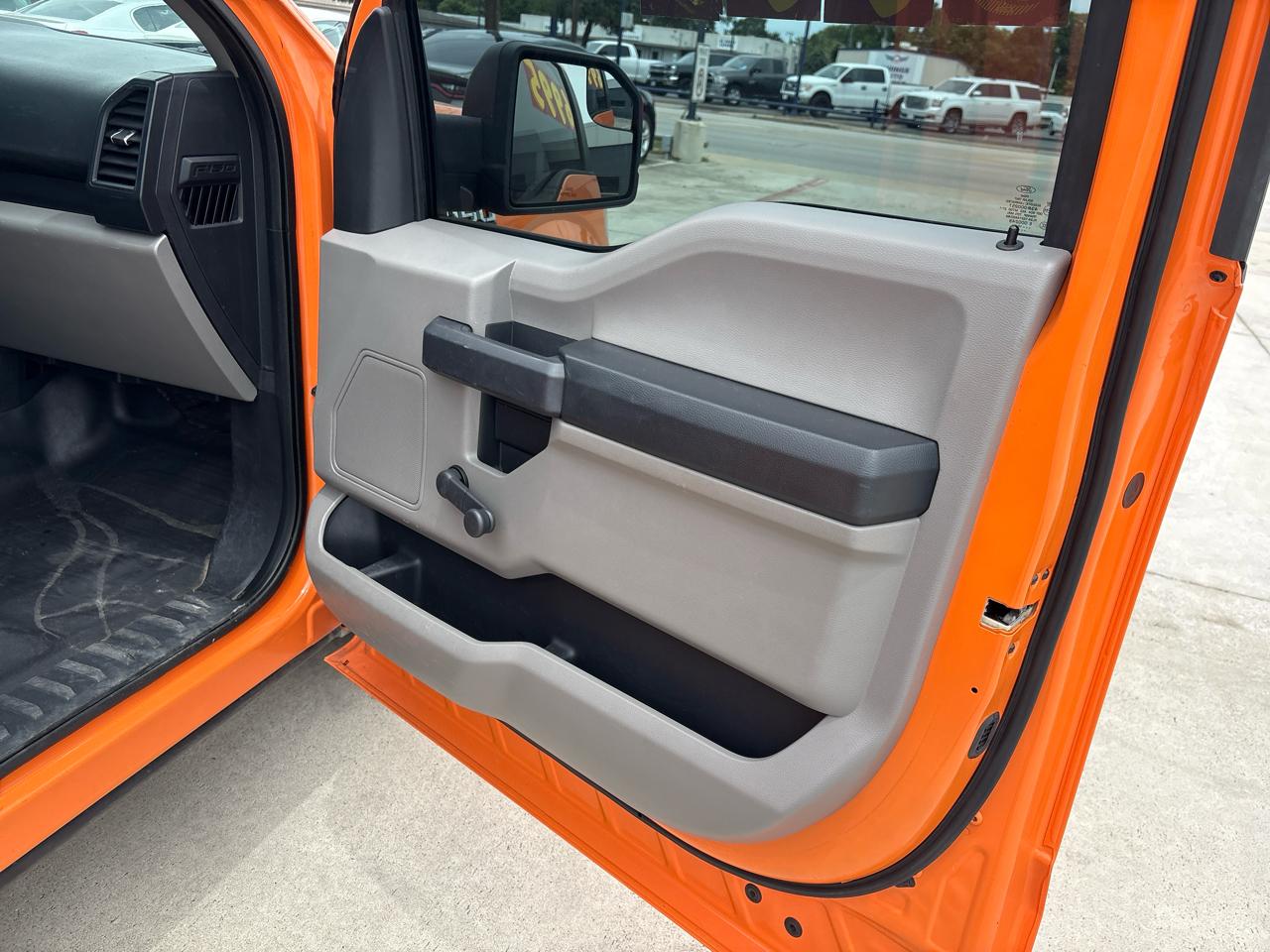Ford F-150 2WD Reg Cab 122.5" XL 2016