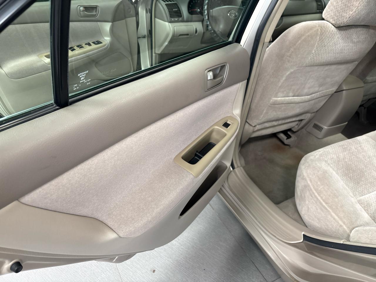 Toyota Camry LE 2002