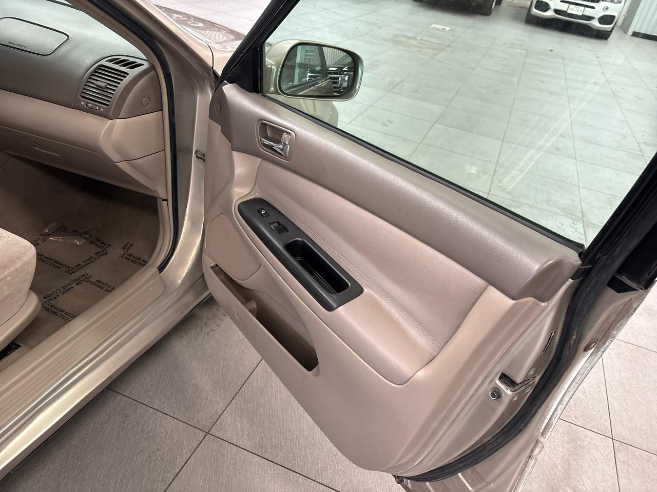 Toyota Camry LE 2002