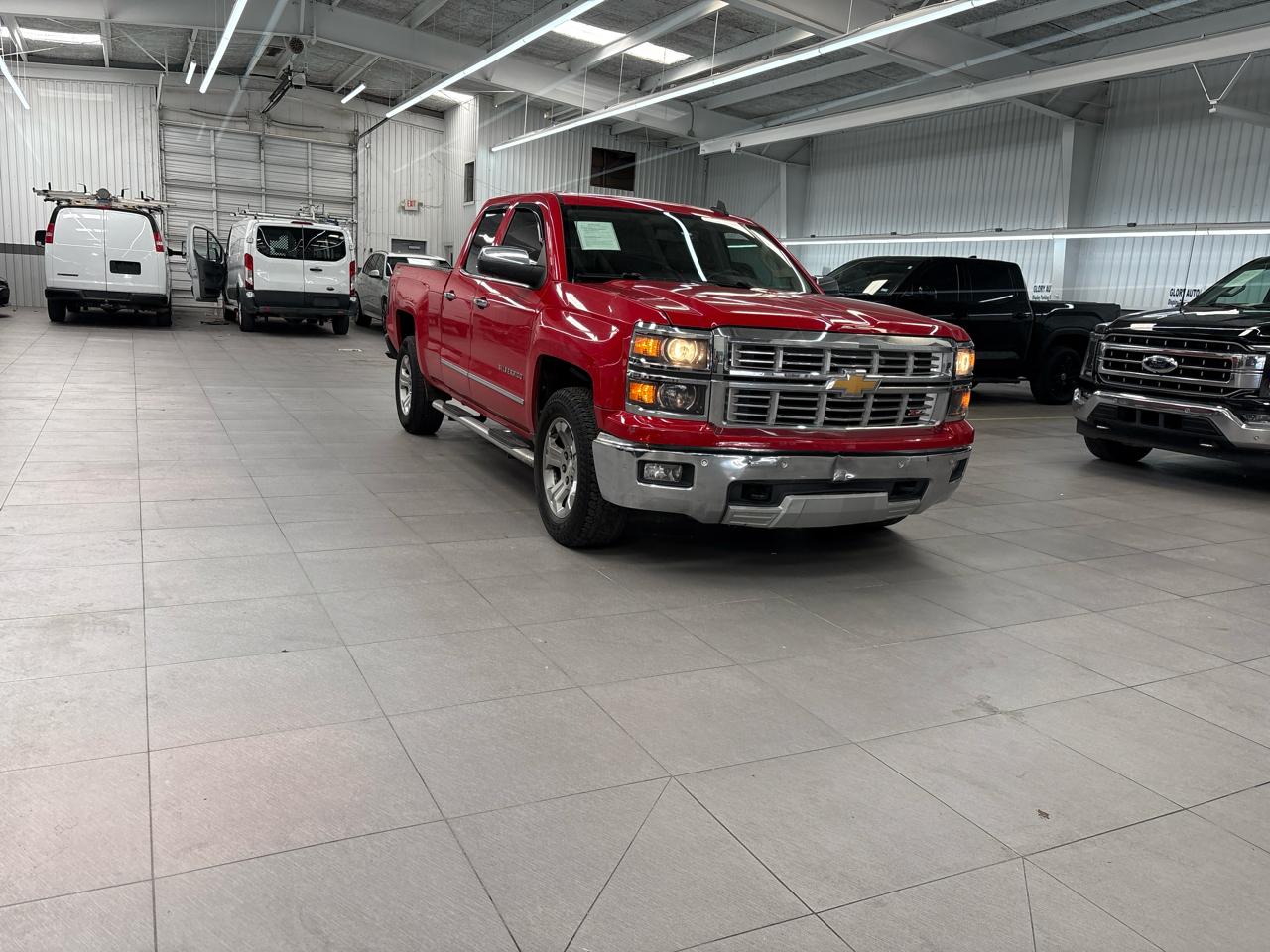 Chevrolet Silverado 1500 Crew Cab Crew Cab 143.5" WB 4WD Z71 2015