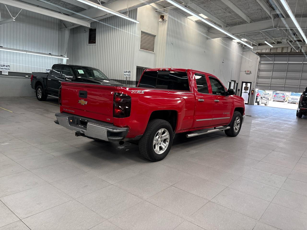 Chevrolet Silverado 1500 Crew Cab Crew Cab 143.5" WB 4WD Z71 2015