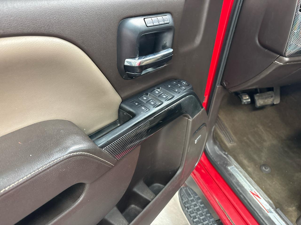 Chevrolet Silverado 1500 Crew Cab Crew Cab 143.5" WB 4WD Z71 2015