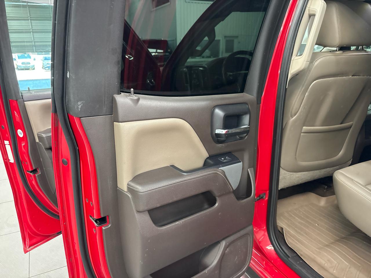 Chevrolet Silverado 1500 Crew Cab Crew Cab 143.5" WB 4WD Z71 2015