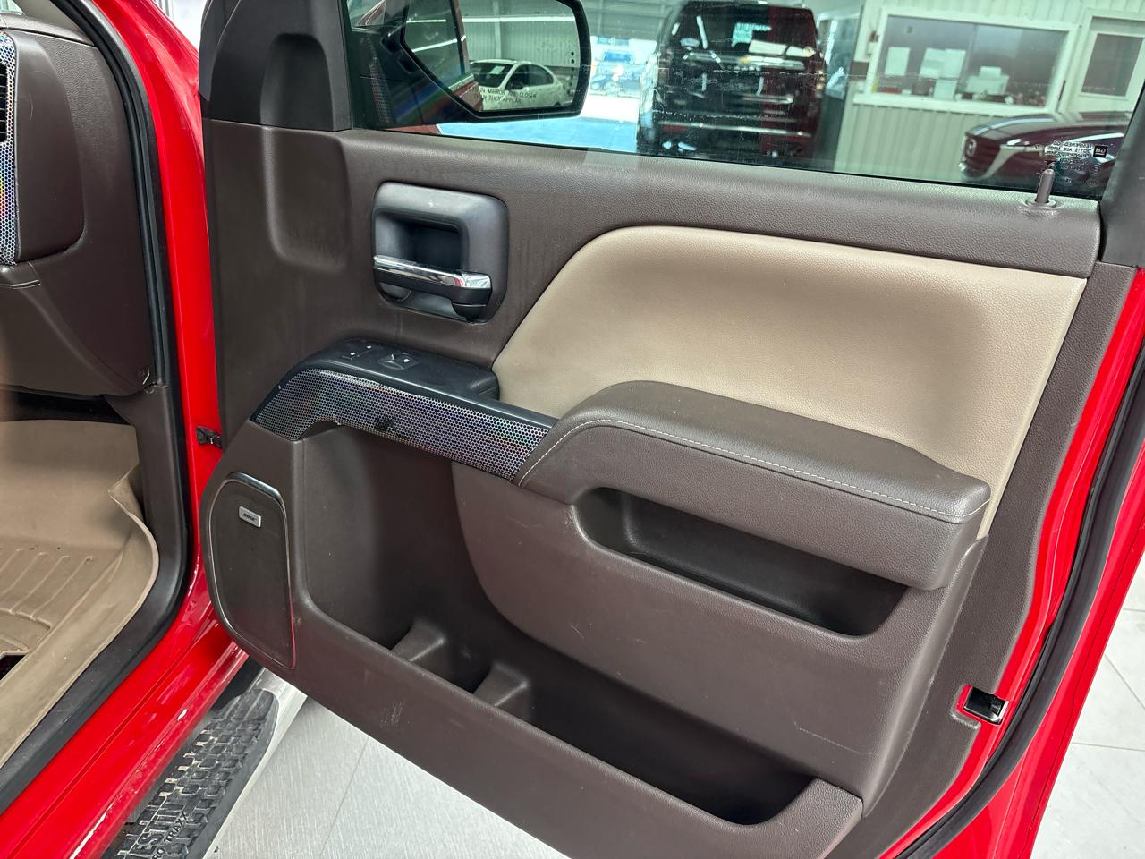Chevrolet Silverado 1500 Crew Cab Crew Cab 143.5" WB 4WD Z71 2015