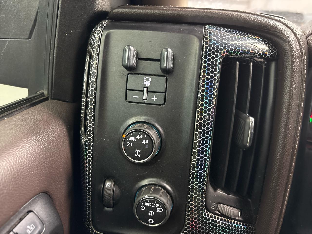 Chevrolet Silverado 1500 Crew Cab Crew Cab 143.5" WB 4WD Z71 2015