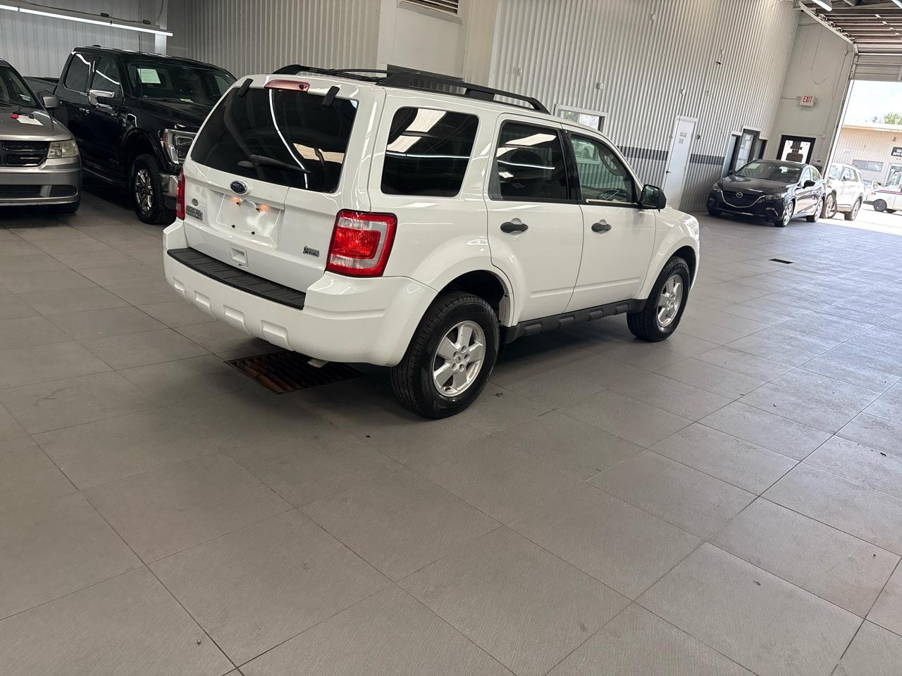 Ford Escape XLT FWD 2011