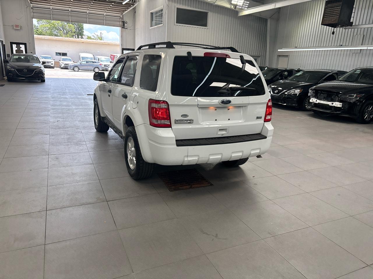 Ford Escape XLT FWD 2011
