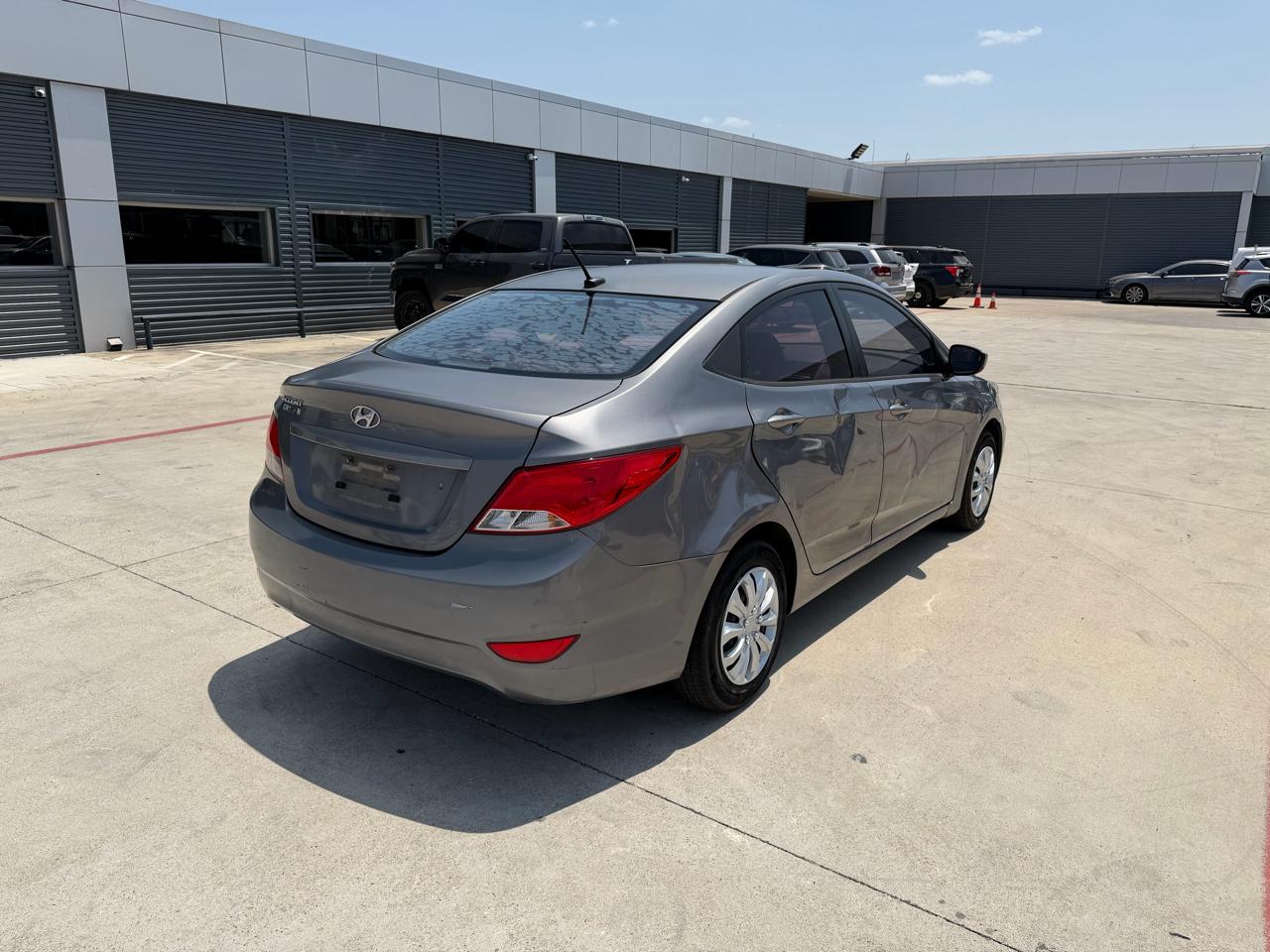 Hyundai Accent GLS 4-Door 6A 2015