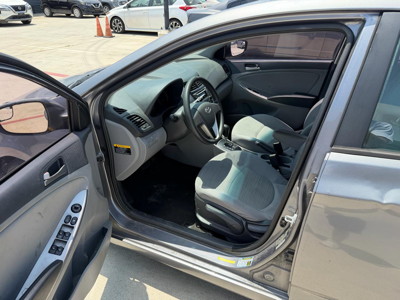 Hyundai Accent GLS 4-Door 6A 2015