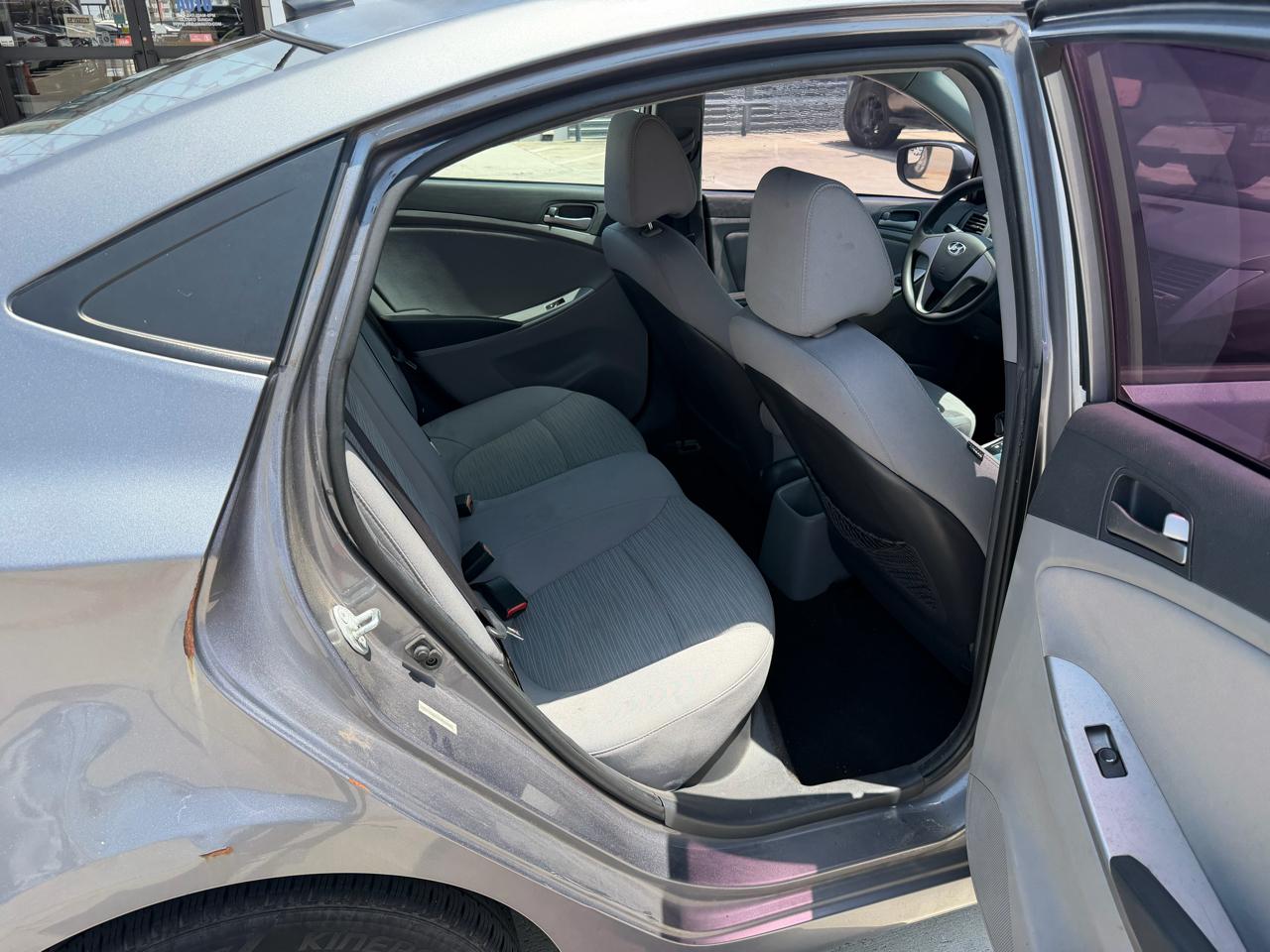 Hyundai Accent GLS 4-Door 6A 2015