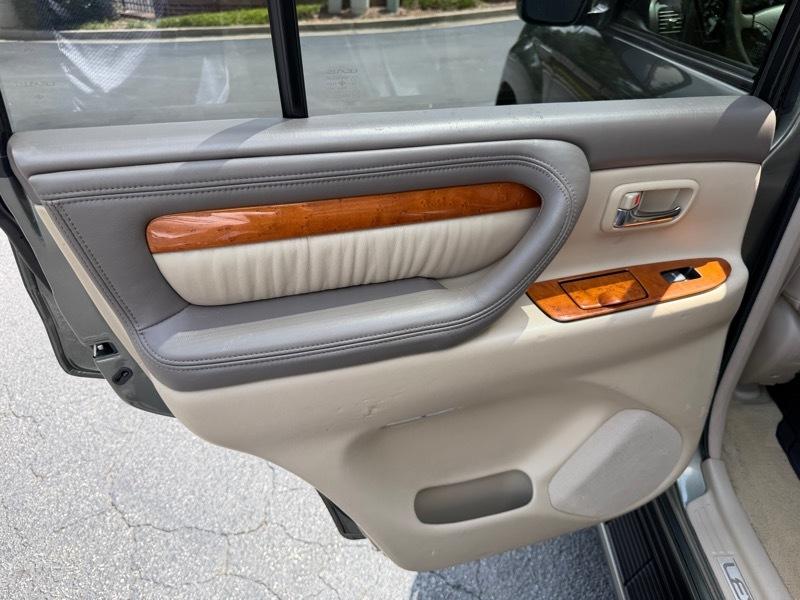 Lexus LX 470 Sport Utility 2007