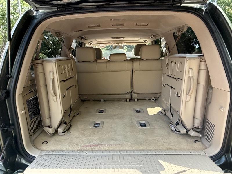 Lexus LX 470 Sport Utility 2007