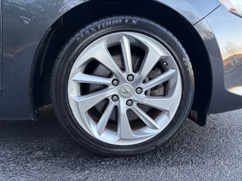 Acura ILX 8-Spd AT 2016