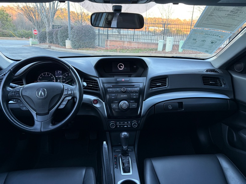 Acura ILX 8-Spd AT 2016