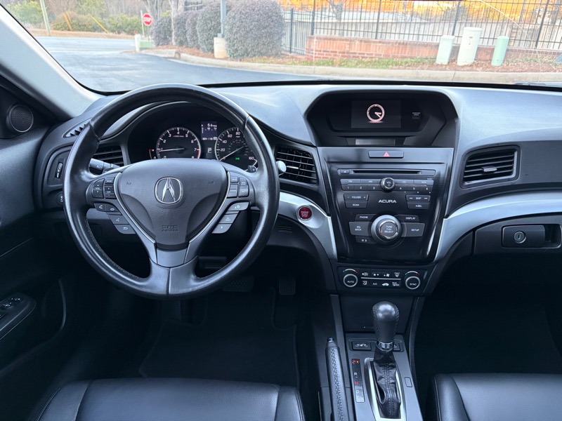 Acura ILX 8-Spd AT 2016