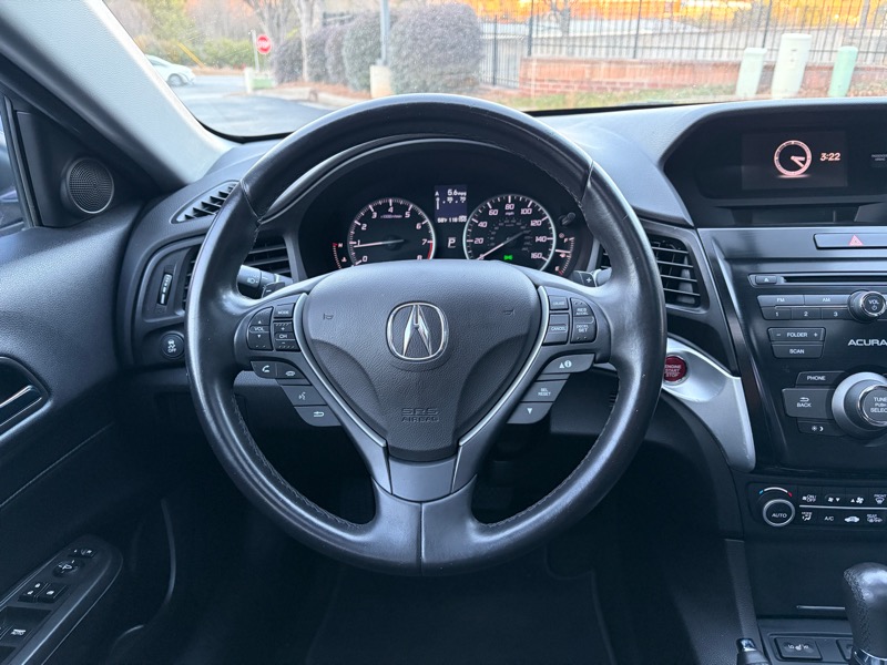 Acura ILX 8-Spd AT 2016