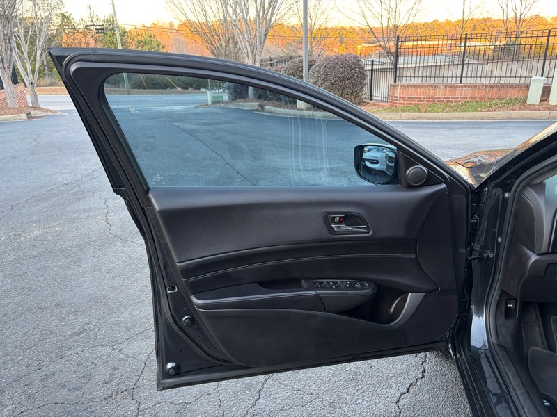 Acura ILX 8-Spd AT 2016