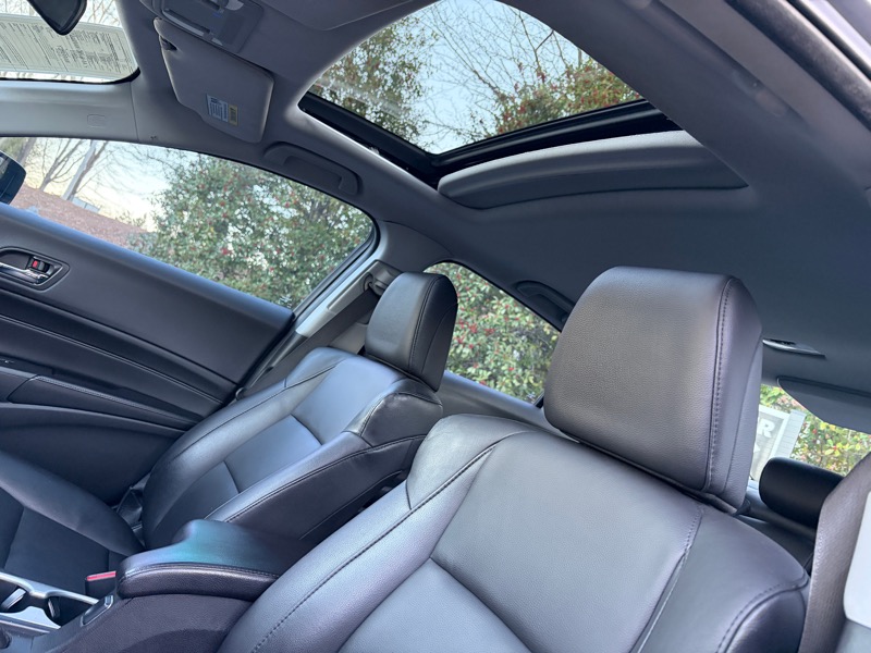 Acura ILX 8-Spd AT 2016