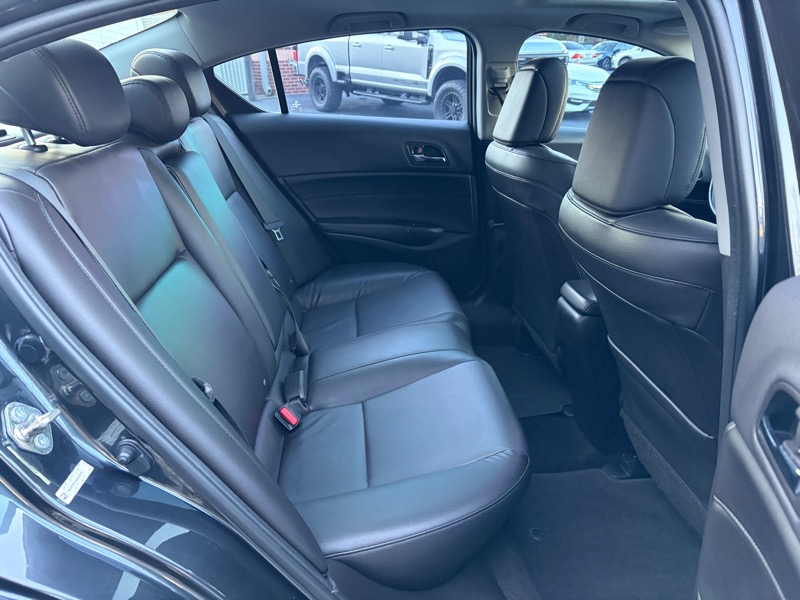 Acura ILX 8-Spd AT 2016